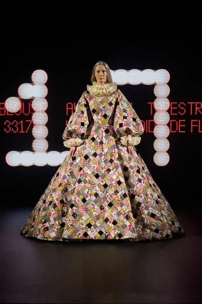 Look 17